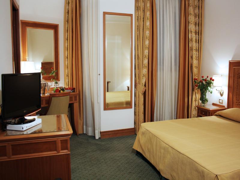 Sunrise Hotel Рим Экстерьер фото