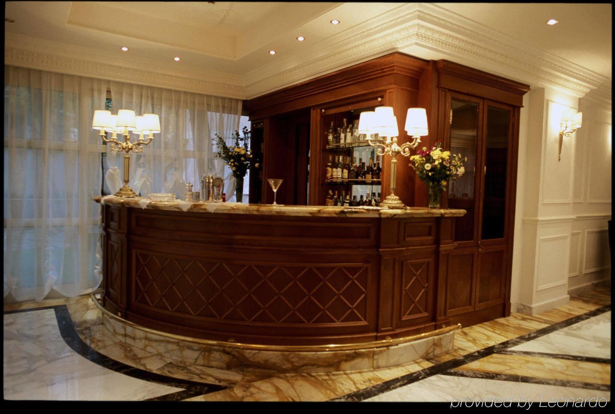 Sunrise Hotel Рим Ресторан фото