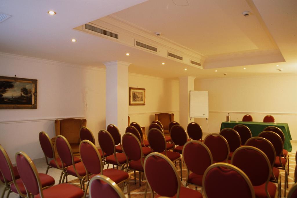 Sunrise Hotel Рим Удобства фото